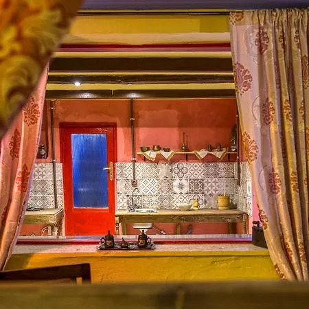 Fatma Hanoum Boutique